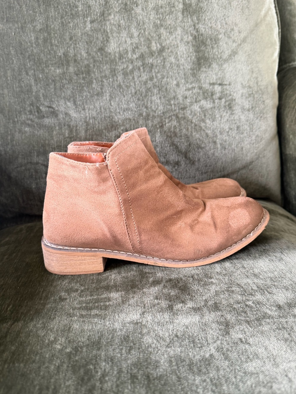Seven7 Dusty Rose Suede Ankle Booties